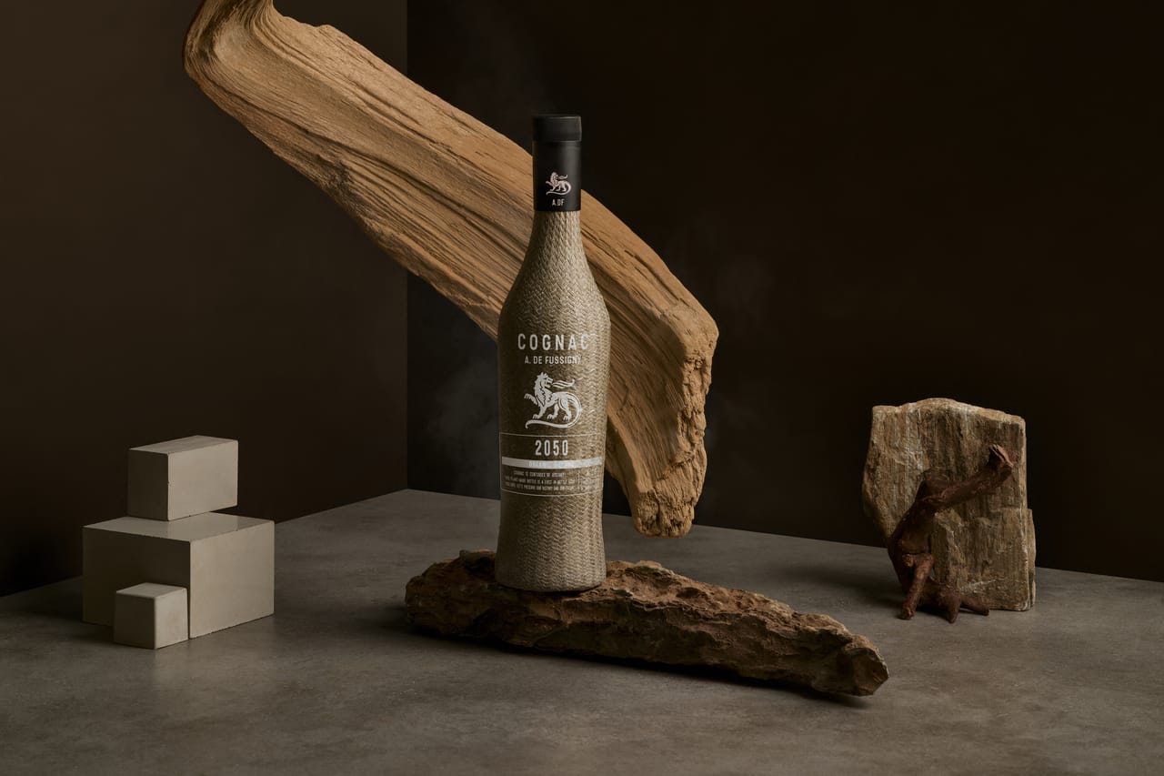 La Maison A. De Fussigny dévoile son dernier Cognac "2050" dans une bouteille en lin