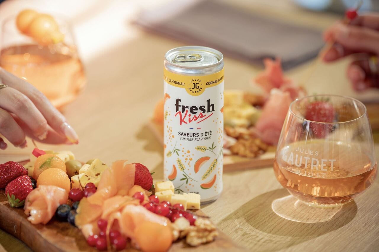 Jules Gautret lance FreshKiss, un cocktail prêt-à-boire à base de Cognac et Pineau des Charentes