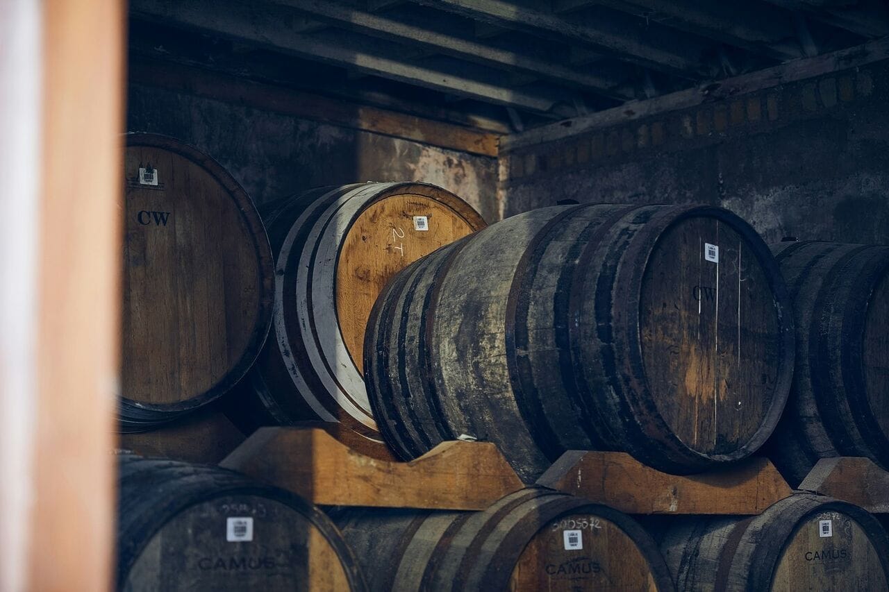 Whiskies du Monde devient le distributeur exclusif des cognacs Camus et du whiskey Lambay en France