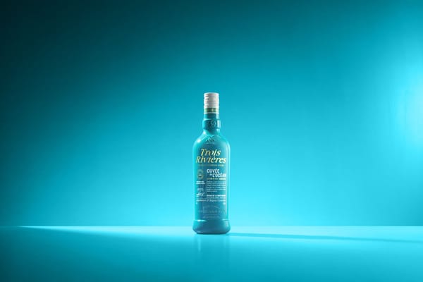 Le gin japonais Etsu révèle sa nouvelle bouteille et présente de nouveaux  formats