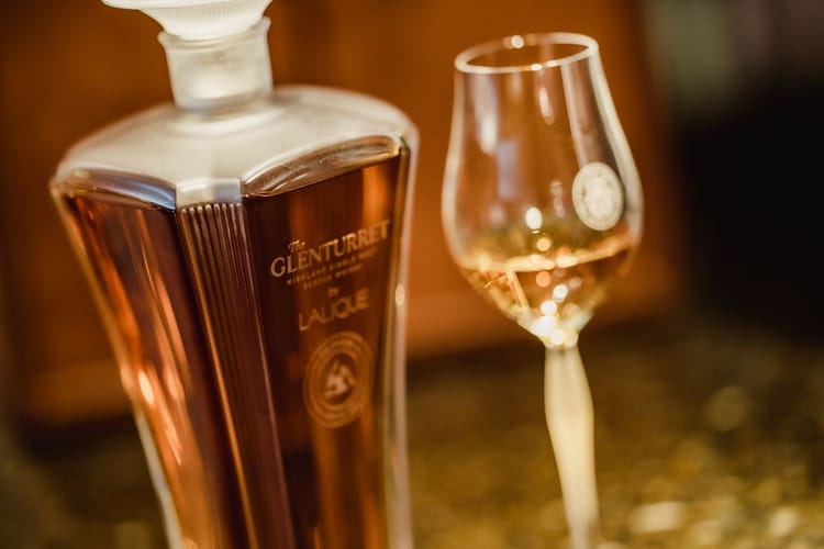The Glenturret dévoile Prowess, la deuxième carafe de la série limitée Trinity Series In Lalique