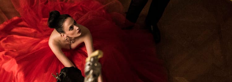 Eva Green, égérie du calendrier Campari 2015